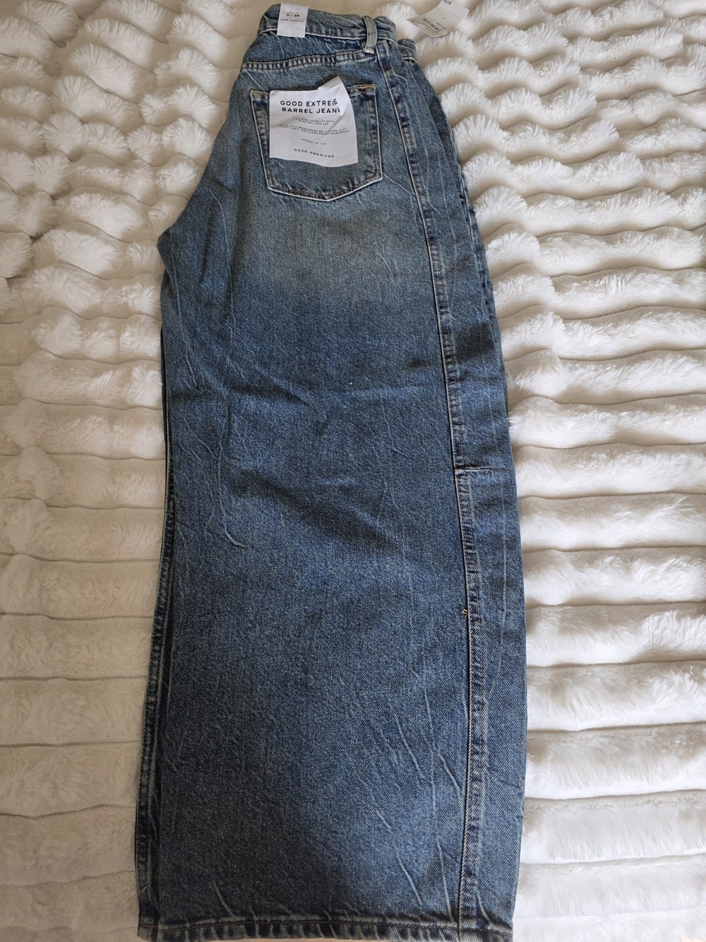 Good American Good Extreme Barrel Jeans - Picture 5 of 9